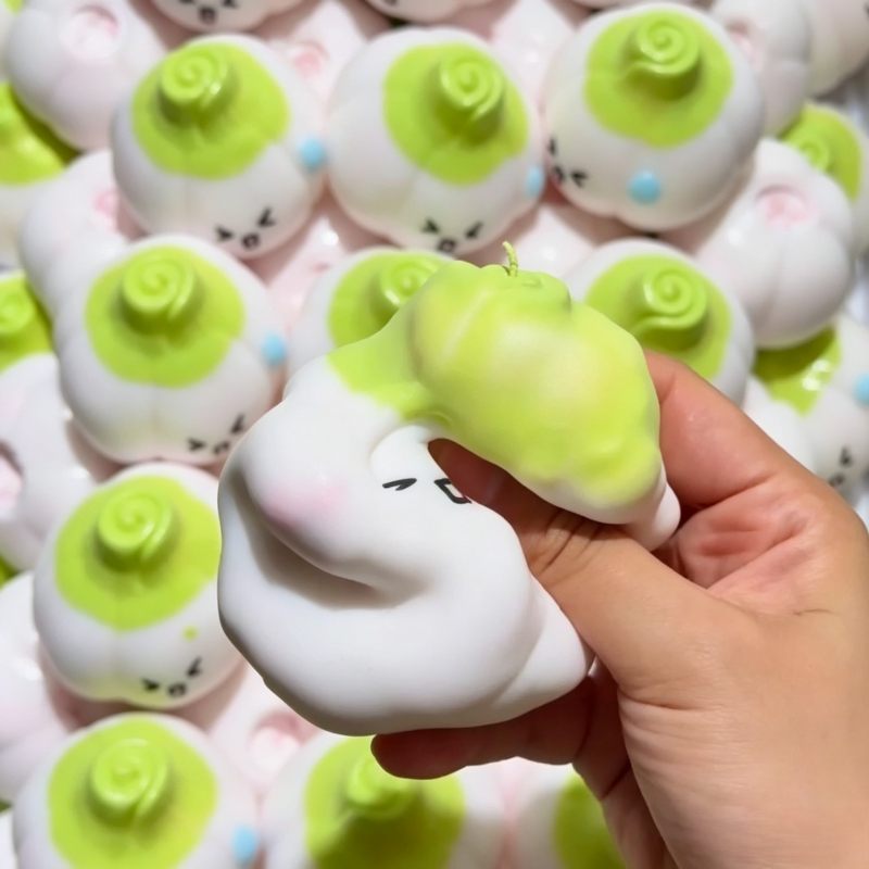 Simpatico Emoji di Aglio ﻿ Gio - Novelty Gifts recensione e prezzo